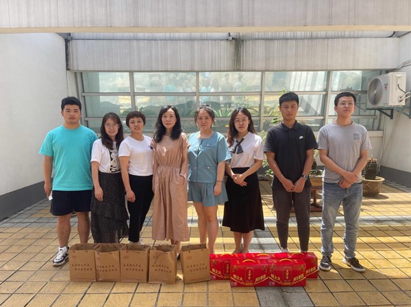 1627610325518767HNp6.jpg 中圣公司工會組織開展夏季“送清涼”活動圖片1_副本.jpg